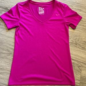 Nike Women’s Dri-Fit athletic short sleeve v-neck shirt size Small pink